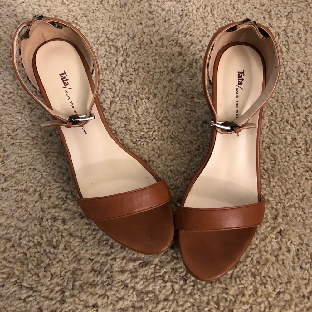 Sandal size 8 ! leather